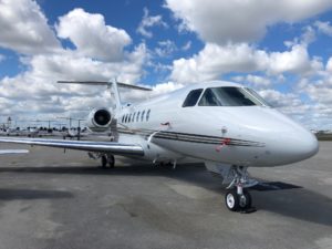 Hawker 4000 cabin for Nashville charter