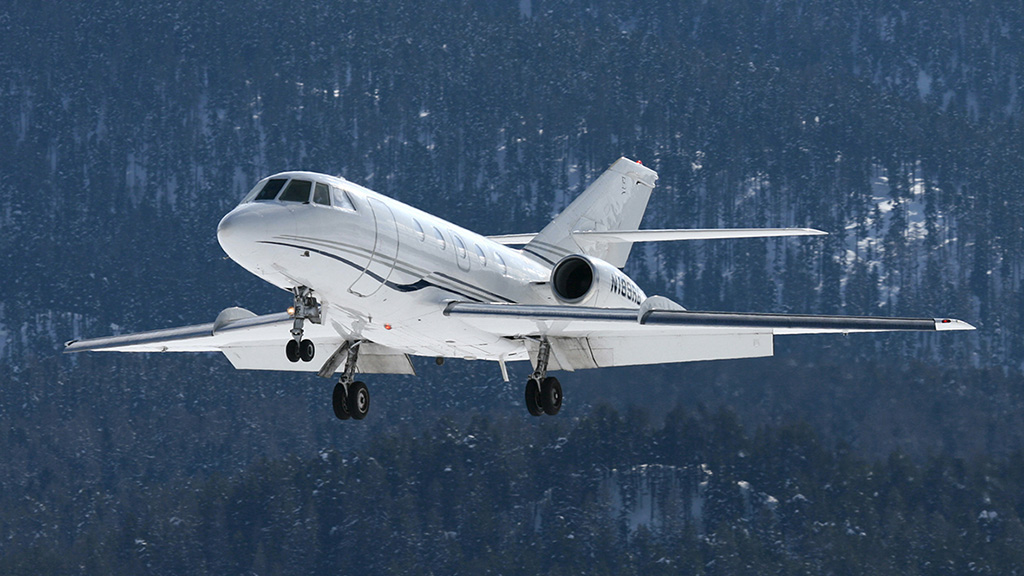 Dassault Falcon 20 midsize jet for Nashville charter
