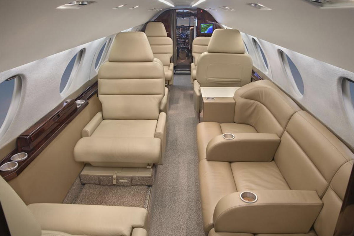 Dassault Falcon 20 cabin for Nashville charter