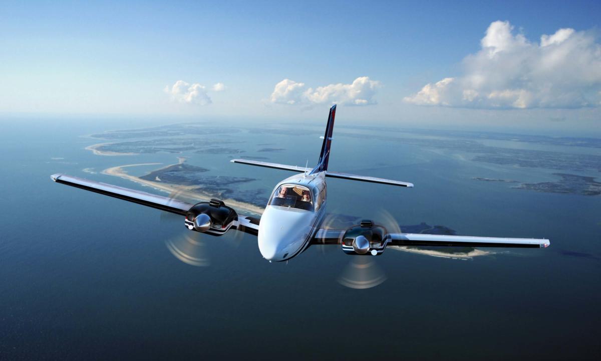 Beechcraft Baron G58 cabin for Nashville charter